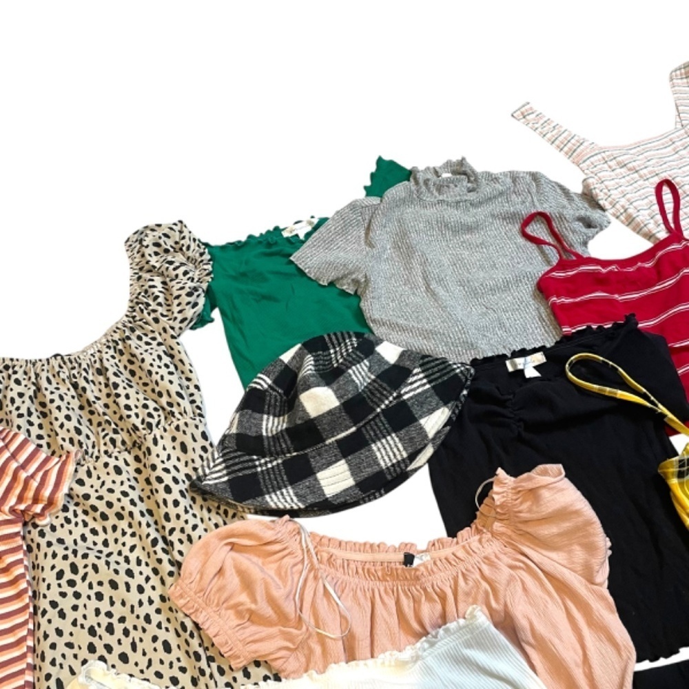 Ladies Tops, Dress,Tank, Skirt, Hat Bundle 🤍